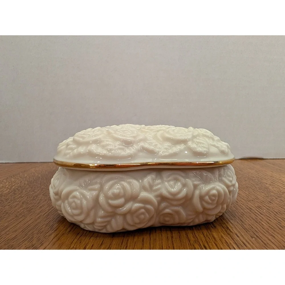 Lennox Heart Trinket Box Gold Trim Mother/Daughter/Bride/Shower